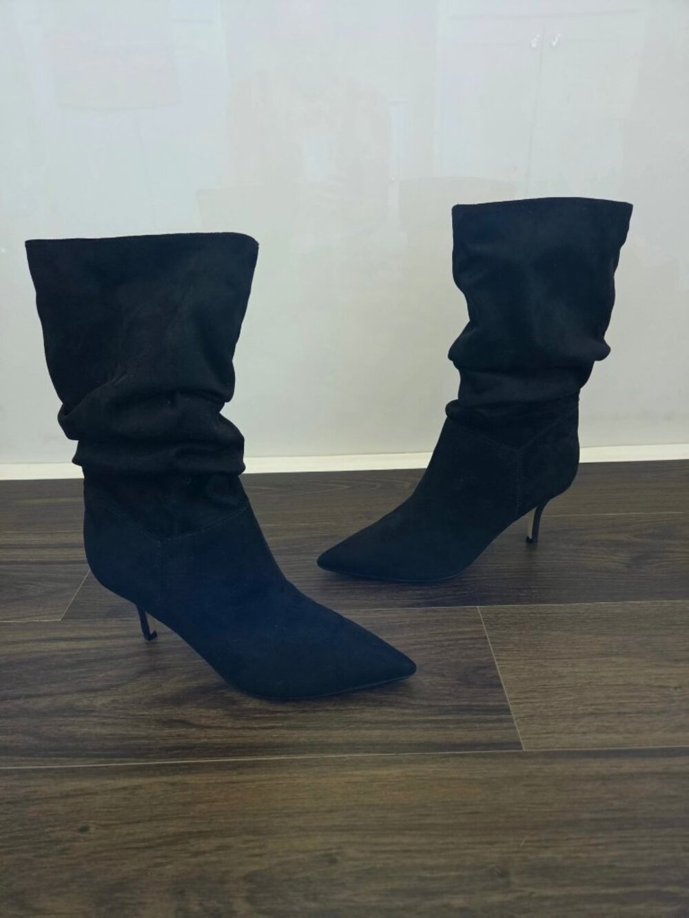 💙 Nine West Black Faux Suede Slouch Boots Size 8.5 Pointed Toe Kitten Heel
